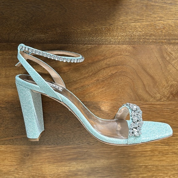 NIB Badgley Mischka Teal Blue Crystal Heels size 10 - Picture 3 of 9